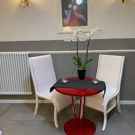 L'8boutique Via Piella Bolonia